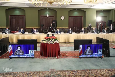 ارتباط تصویری رهبر انقلاب با ستاد ملی مبارزه با کرونا