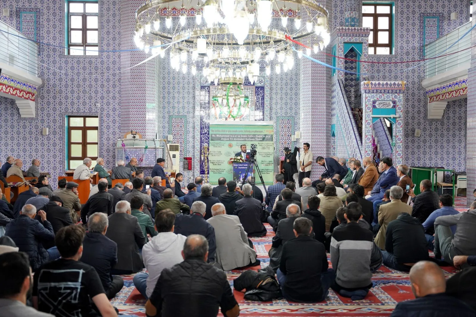 Zeytinburnu İmam Cafer Sadık Camisi’nde kutlu doğum ve vahdet programı