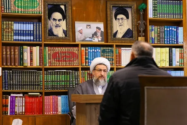 دیدار اقشار مختلف مردم با امام جمعه تبریز