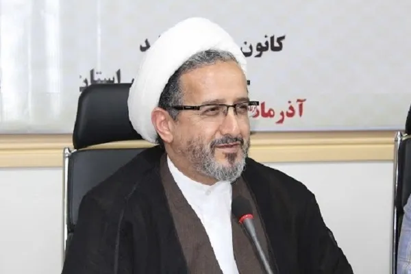 نهی از منکر تذکر به رفتار است نه شخصیت