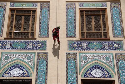 مانور آتش‌نشانان در صحن حضرت معصومه(س) حرم مطهر شاهچراغ(ع)
