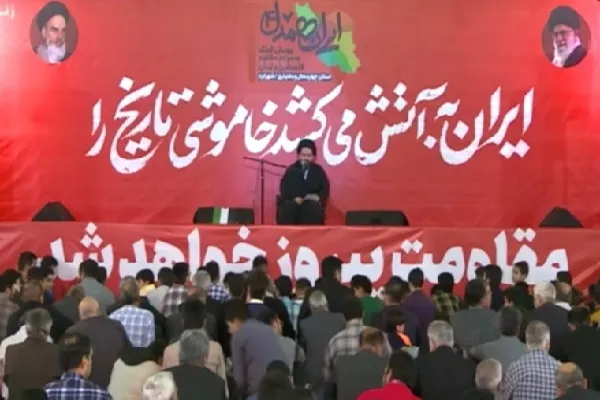 فاصله گرفتن مردم از رهبری اصلی‌ترین نقشه دشمن است
