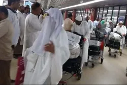 প্রথম ফিরতি হজ ফ্লাইট নিরাপদে ঢাকায় পৌঁছেছে