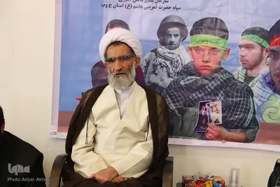 دیدار جمعی از دانش آموزان بسیجی با امام جمعه شهرکرد