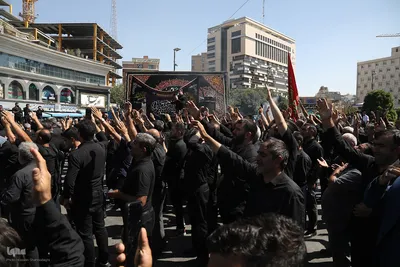 حرکت دسته های عزاداری به سمت حرم مطهر رضوی