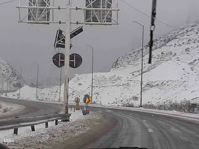 بارش برف در محورهای مواصلاتی شهرستان اهر