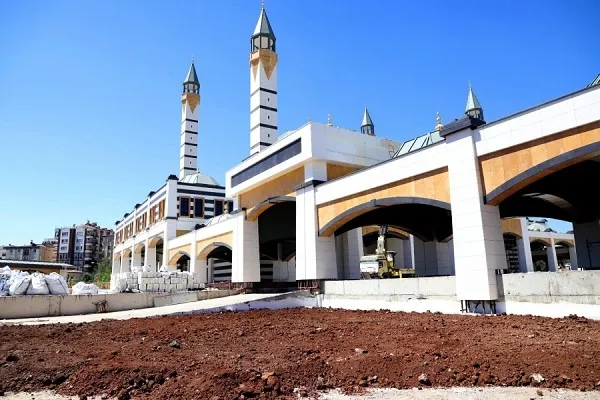 Diyarbakır Merkez Camii'nde çevre düzenleme çalışmaları başladı