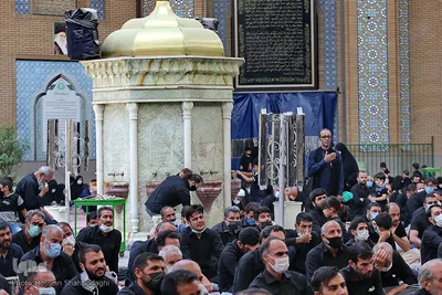 Schiiten begehen den Trauertag Tasu´a im Heiligen Schrein von Fatima Masuma