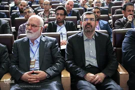 صادق واعظ زاده رئیس مرکز الگوی اسلامی ایرانی پیشرفت و هادی اکبرزاده، دبیر علمی ششمین کنفرانس الگوی اسلامی ایرانی پیشرفت 