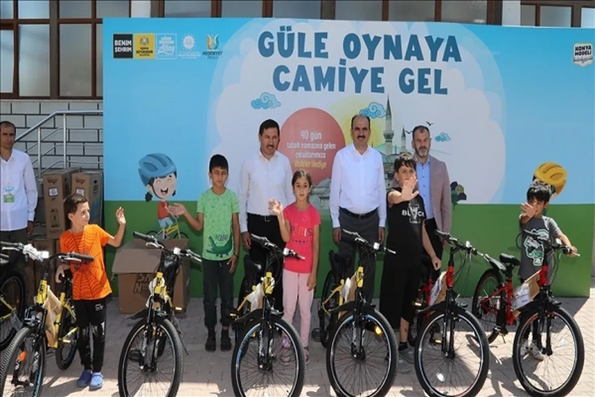 Des vélos pour encourager les enfants turcs à accomplir leurs prières à la mosquée