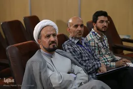نشست بررسی نشر وتولید کتابهای قرآنی در نمایشگاه قرآن