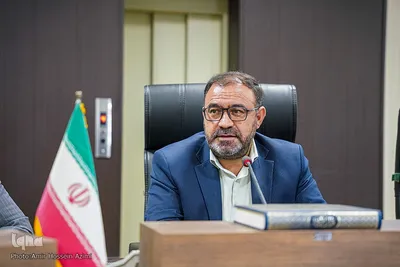 نشست مسئولان مردمی فعالیت‌های قرآنی شیراز با فرماندار