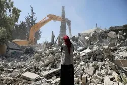 صهيونېسټانو د فلسطينيانو له ۸۰۰ زيات کورونه ويجاړل کړل