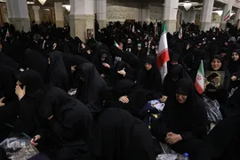 بزرگداشت چهلمین روز شهادت رهبر شهید در حرم حضرت معصومه (س)