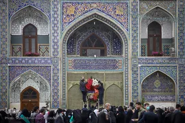 لحظه تحویل سال ۱۴۰۰ در حرم مطهر رضوی