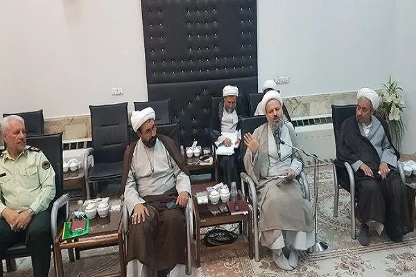 همه مقاطع تحصیلی قم روحانی مستقر دارد