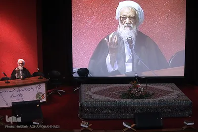  آیت‌الله موحدی کرمانی، امام جمعه محترم تهران