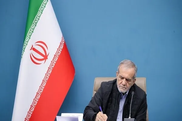 إيران تبايع القائد الثالث للثورة الإسلامیة آية الله السيد مجتبى الخامنئي
