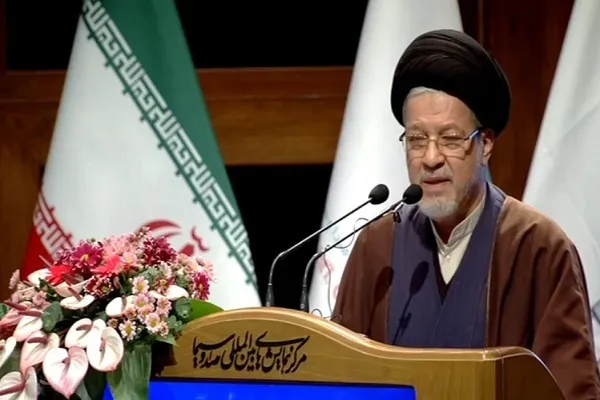 العلامة مصباح يزدي كان رائد إحياء العلوم الإنسانية الإسلامية