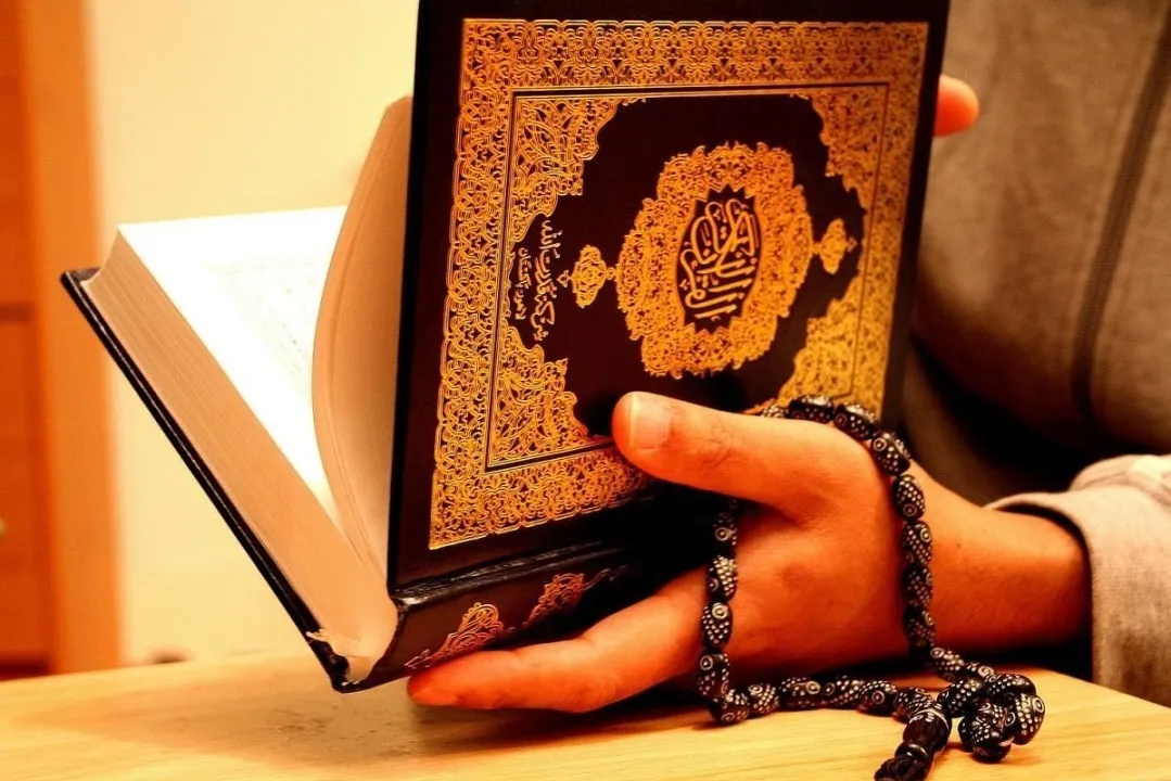 Sokaklarda bulunma, Kur’an’daki ‘Emri Cami’nin örneğidir