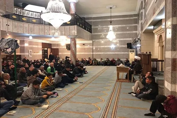 حزب الله اللبناني يقيم محاضرة قرآنية  في البقاع الغربي  + صور