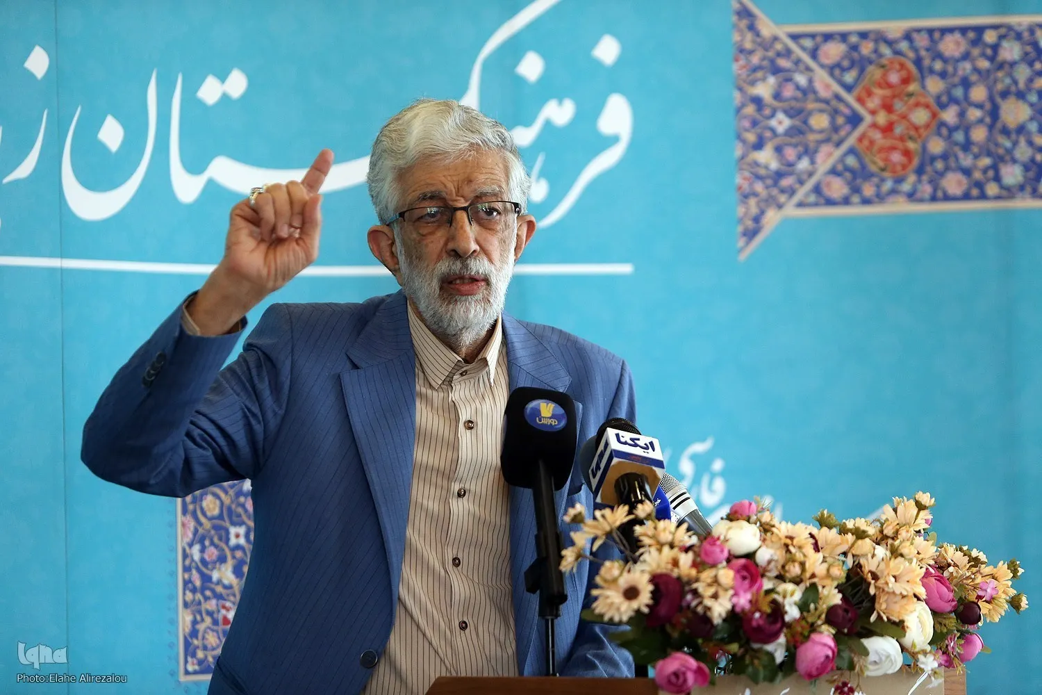مصوبات فرهنگستان زبان را اجباری نمی‌کنیم