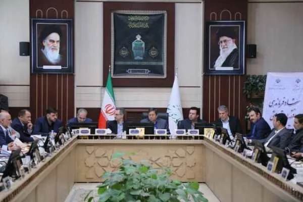 جلسه ستاد اقتصاد مقاومتی استان تهران با حضور رئیس کل بانک مرکزی برگزار شد