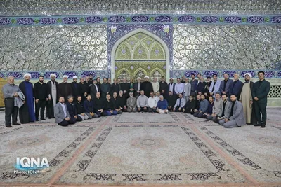غبارروبی مضجع شریف کریمه اهل بیت توسط جامعه قرآنی کشور