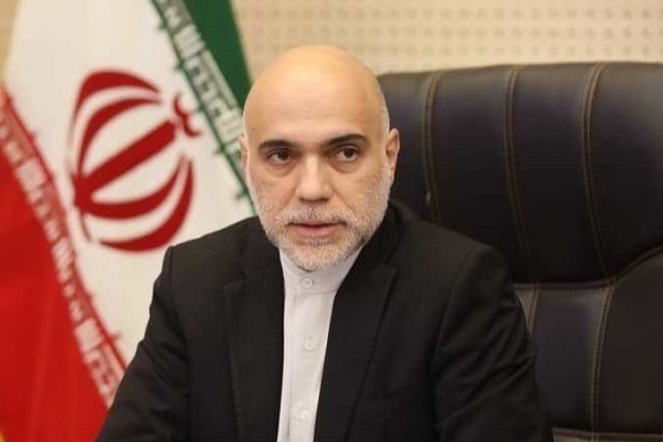 اشکان ممبینی کارشناس سیاسی