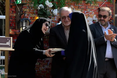 آیین نواخته شدن زنگ مهر، ایثار و مقاومت در شیراز‎