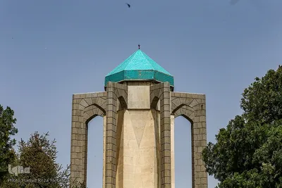 جشن پس از میهمانی ، آرامگاه باباطاهر