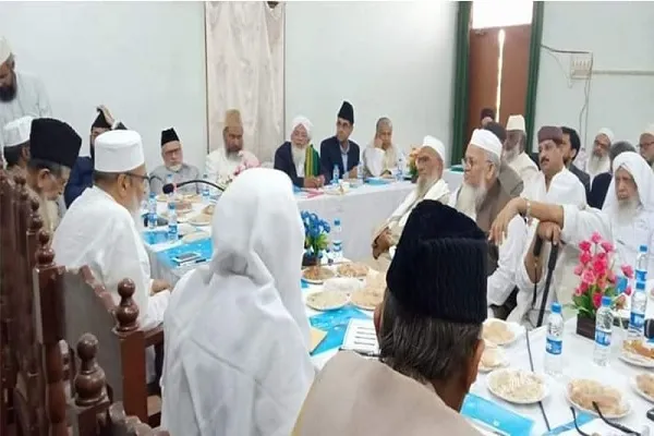 بارہ بنکی میں مسجد منہدم کرنے کا معاملہ ہوا سخت، آل انڈیا مسلم پرسنل لاء بورڈ اور وقف بورڈ نے کیا مقدمہ درج