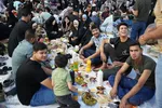 سفره‌های افطاری در جوار آستان علوی