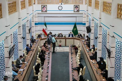 نشست صمیمی آیت‌الله لطف‌الله دژکام امام جمعه و نماینده ولی فقیه در شیراز با خبرنگاران