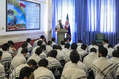 دیدار دانش‌آموزان بسیجی با نماینده ولی‎فقیه در خراسان جنوبی