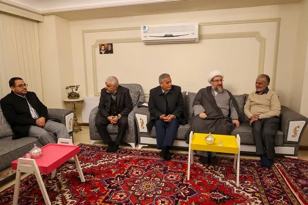 دیدار امام جمعه تبریز با سه جانباز ۷۰ درصد