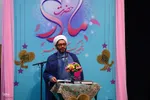 ستایش مادر حرکت در مسیر ایمان و اخلاق است