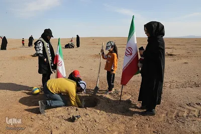 غرس نهال در روز طبیعت