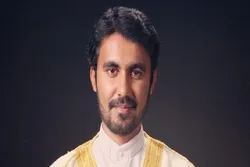 حافظ إیراني للقرآن یطالب بالترویج إلی الترتیل