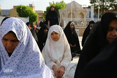 دهه هشتادی‌ و نودی‌ها در نماز عید فطر