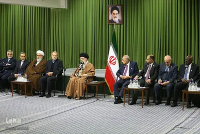 دیدار شرکت‌کنندگان در سیزدهمین کنفرانس اتحادیه بین‌المجالس سازمان همکاری اسلامی با رهبر انقلاب