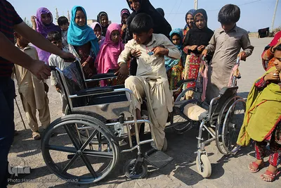 توزیع لوازم التحریر هم نمک در جازموریان