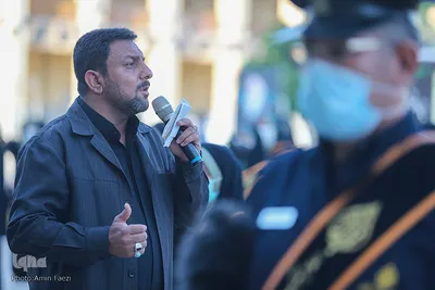 تعویض پرچم حرم مطهر شاهچراغ (ع) به مناسبت شهادت امام جعفر صادق (ع)