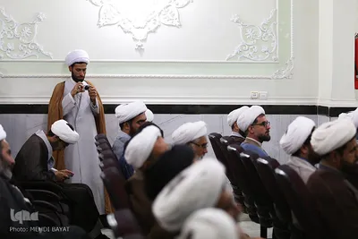 نشست تبیین گام دوم انقلاب ویژه ائمه جماعات و مبلغان در اراک
