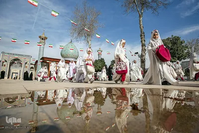 جشن تکلیف دختران دانش‌آموز در حرم مطهر شاهچراغ(ع)