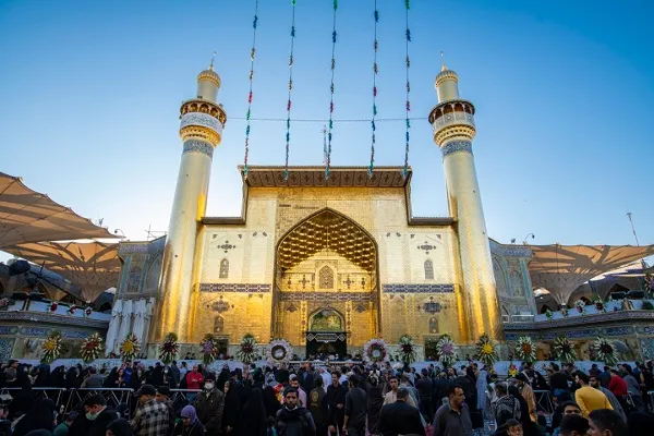 رونمایی از پیشکش ایرانیان به حرم امام علی(ع) با حضور نخست وزیر عراق + عکس