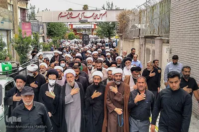 دسته عزاداری طلاب و روحانيون شیرازی در سومين روز شهادت امام حسین(ع)