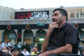 ⁨تعویض پرچم گنبد بارگاه حضرت معصومه(س)