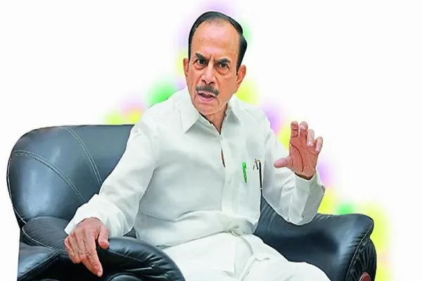 وزیرداخلہ محمد محمود علی نے ایرپورٹ پہنچ کر عازمین کی سہولتوں کا جائزہ لیا