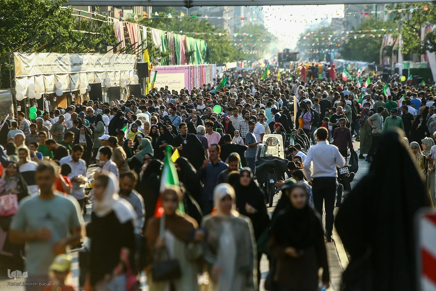 Mji wa Tehran washuhudia matembezi ya kilomita 10 katika Siku Kuu ya Ghadir